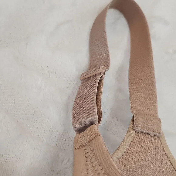 Vanity Fair nude bra size 40C - Picture 7 of 10